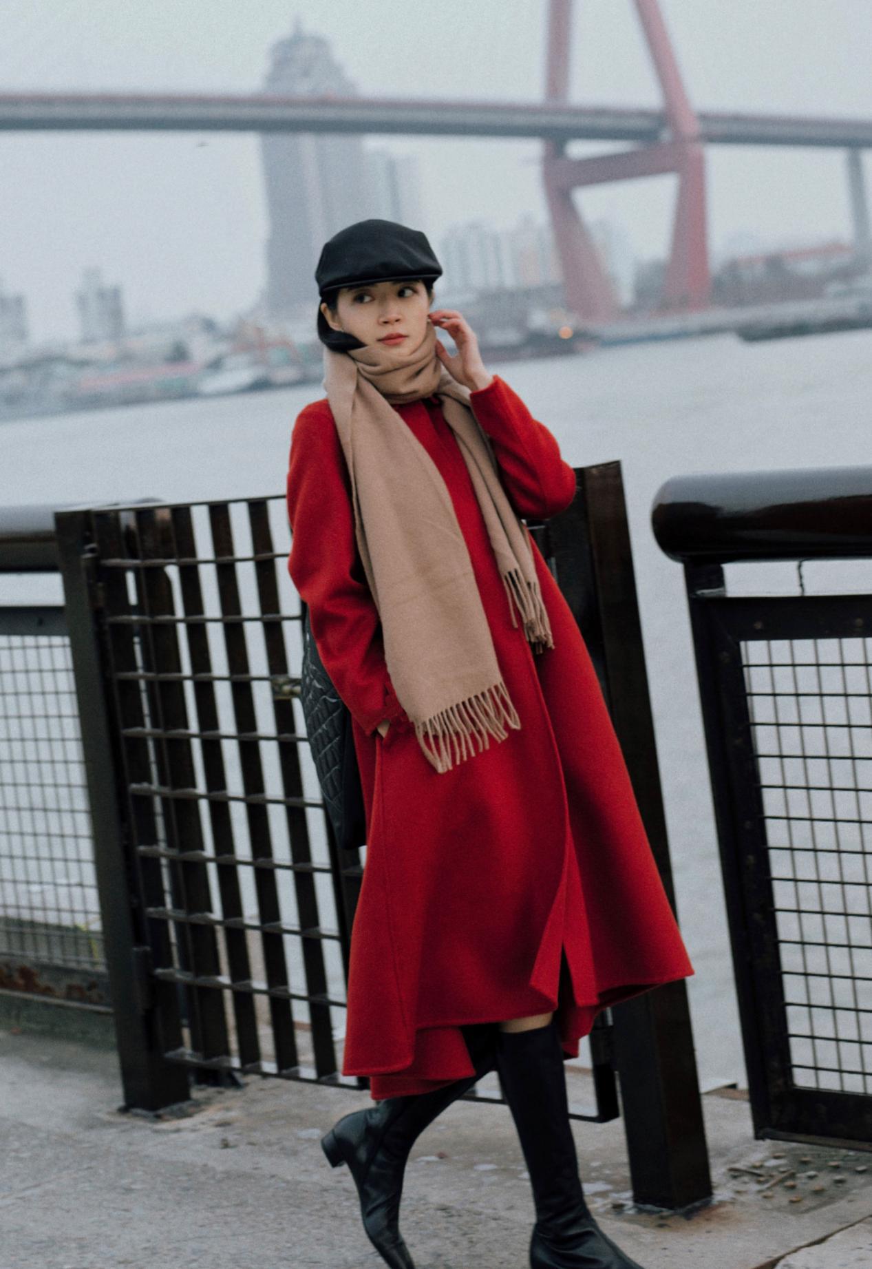 秋冬如何搭配帽子围巾好看,冬天围巾帽子与羽绒服的搭配