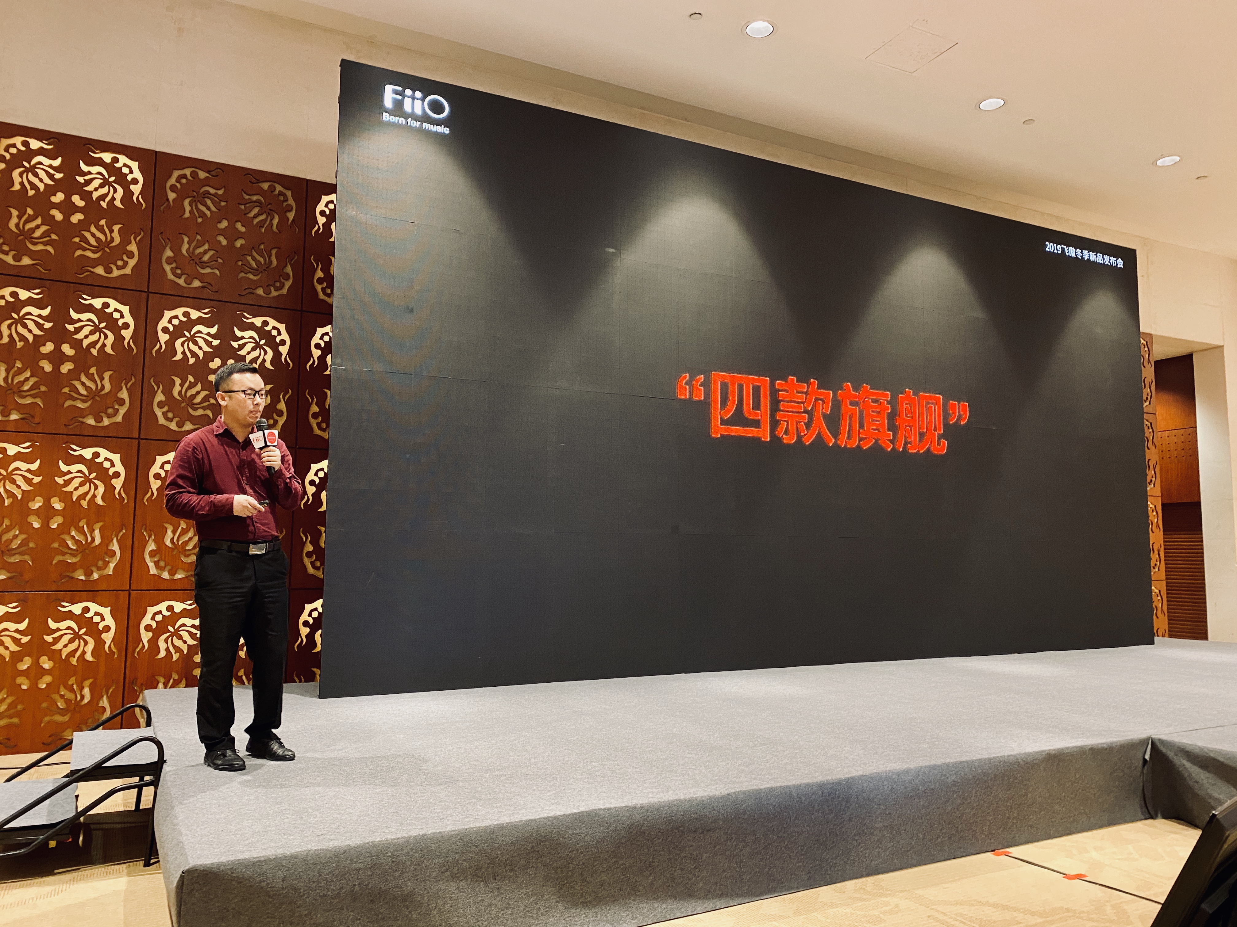 飞傲新品发布,价格屠夫无人机