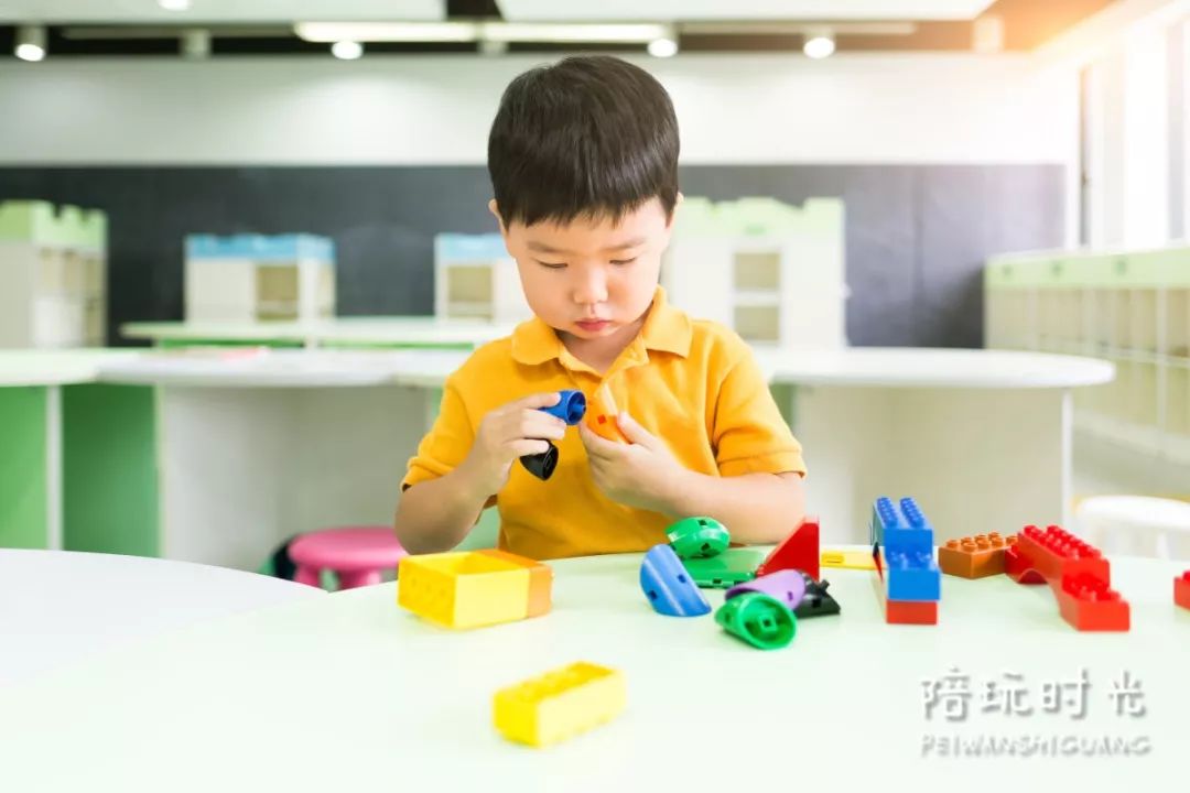 孩子太调皮捣蛋打也不奏效怎么办,调皮捣蛋小孩在学校坐不住咋办