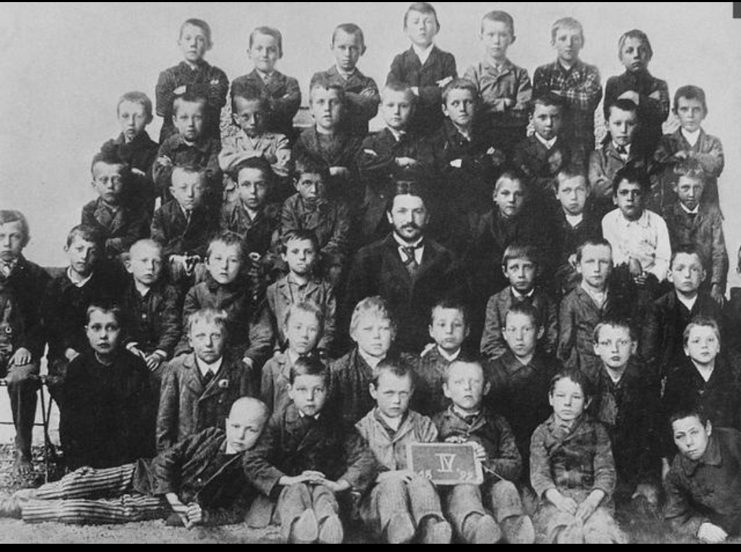 罕见历史照，梦露参加肯尼迪宴会礼服价值百万，伊丽莎白女王登基