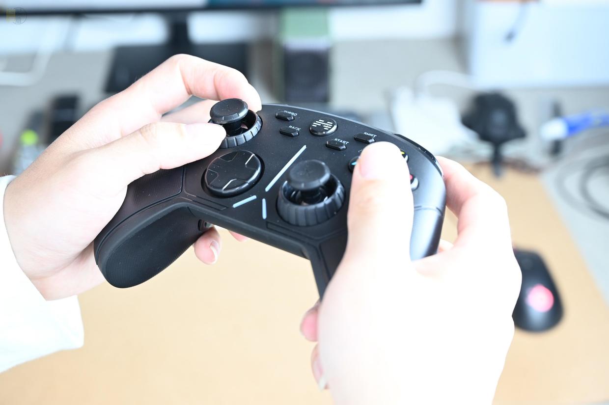 手柄推荐北通阿修罗3,北通阿修罗3摇杆精确度