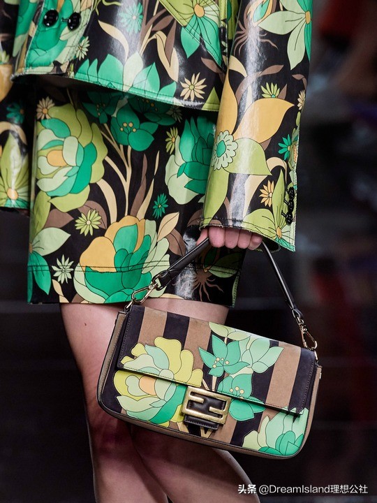 fendi新款包touch,fendi蕾丝花朵包