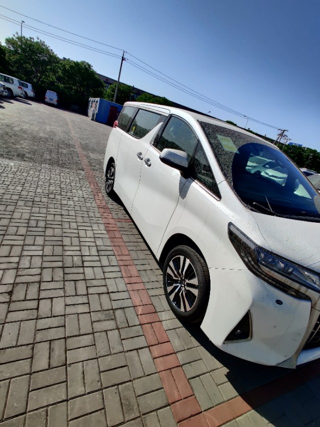 丰田保姆车埃尔法,日系保姆车埃尔法