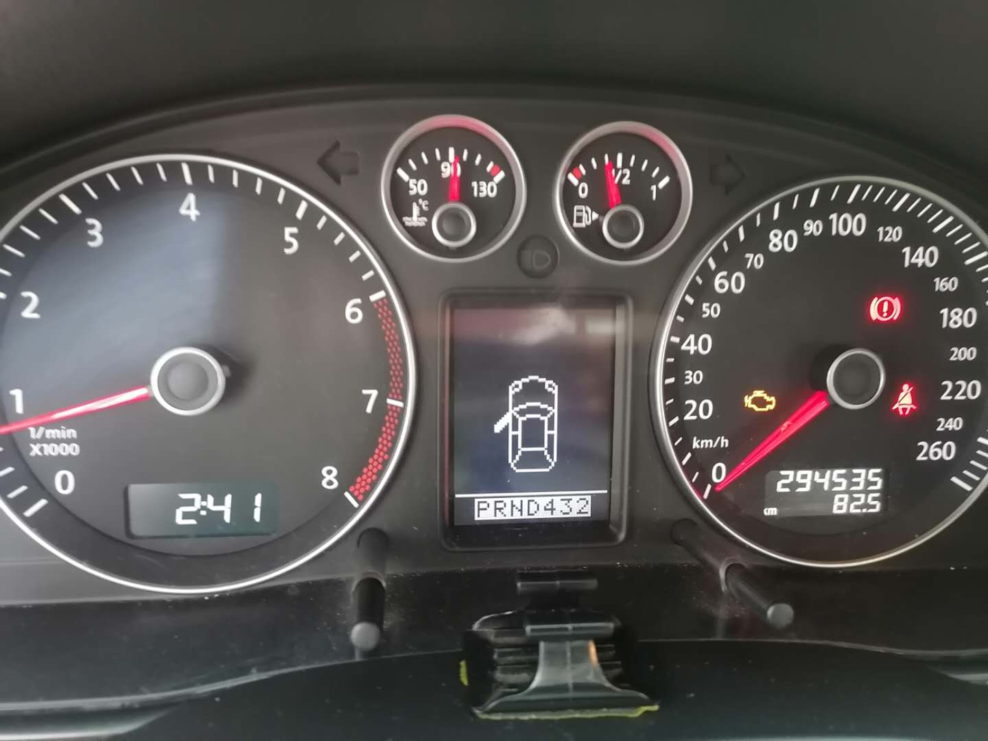 帕萨特领驭挂d挡往前冲车身共振,帕萨特领驭p挡应急解锁