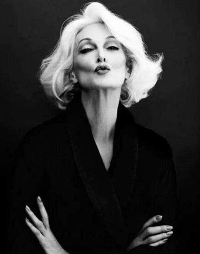 84岁却有20岁皮肤,被称时尚圈“老妖精”,“不老秘诀”透露出来