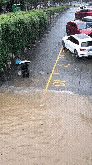 孩子不爱学习我想打他怎么办,孩子不爱学习不听话能不能打