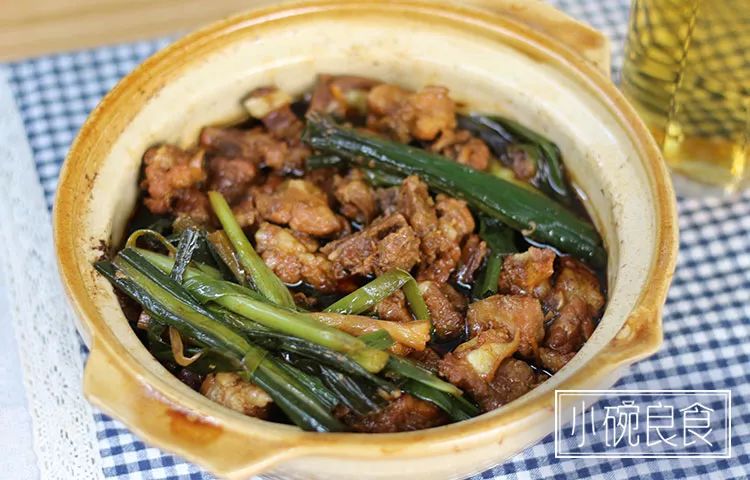 何炅直呼“要了命了”的「啫啫排骨」,在家4步搞定