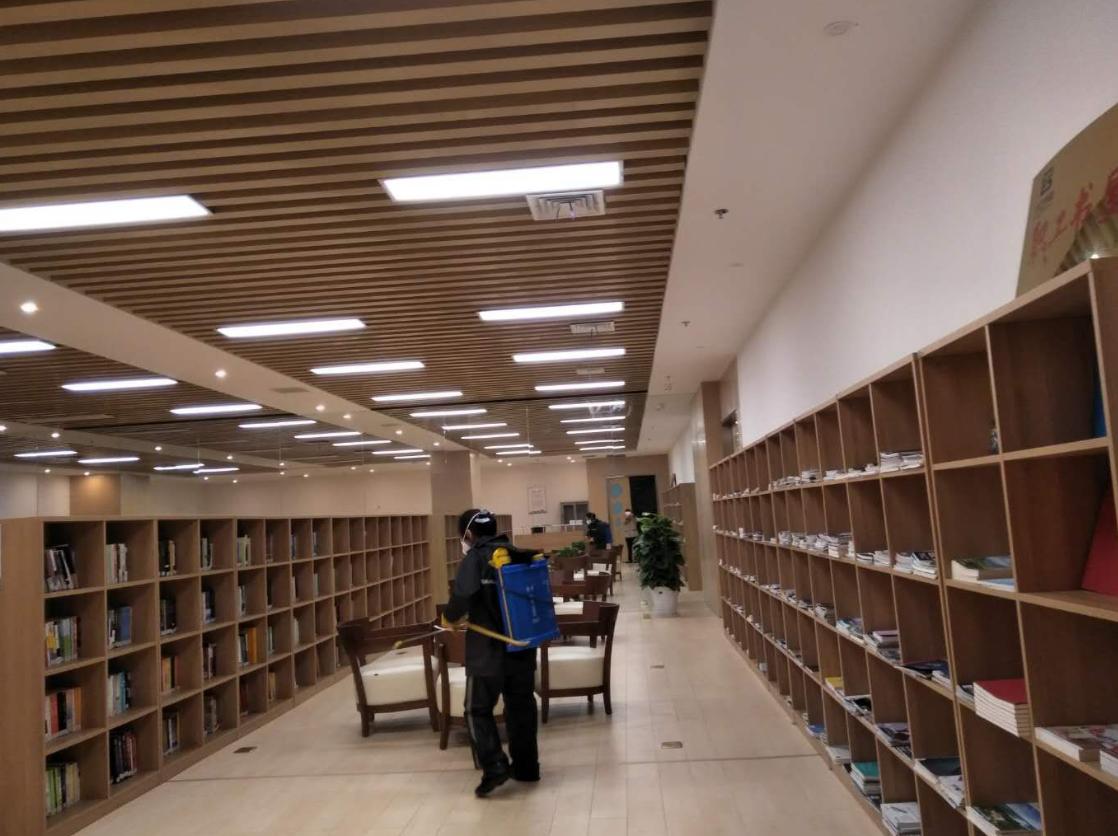 地铁车站防疫一线“清洁卫士”的24小时