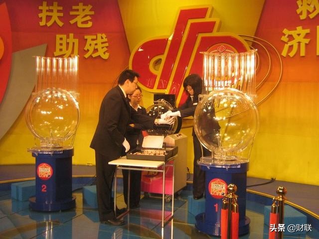 都想2元中500万，哪种彩票中奖概率高？彩票店老板说出了“奥秘”