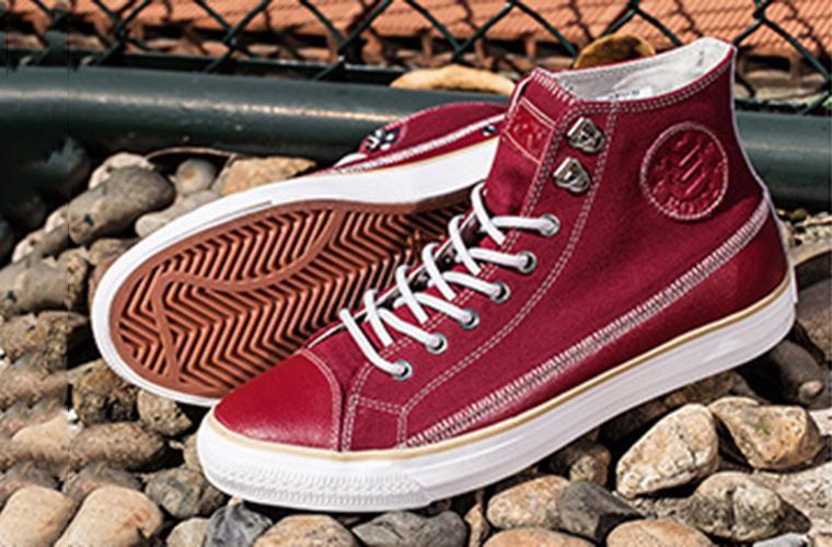 范斯经典板鞋搭配牛仔裤,范斯的鞋都会磨脚吗