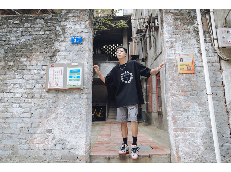 夏季回头率爆表的短裤穿搭,休闲减龄穿搭尝试一下短裤风格