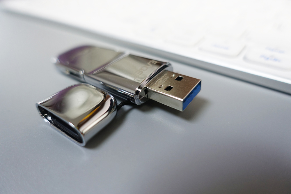 忆捷固态u盘实测,忆捷固态u盘和普通u盘