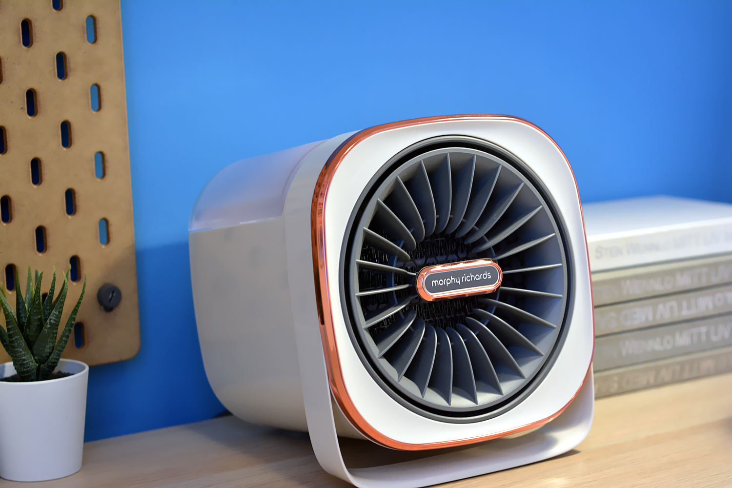 用暖风机房间干燥,暖风机能提高空气湿度吗