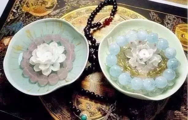 珠宝一般消磁用的是什么容器,珠宝里的消磁石有什么作用