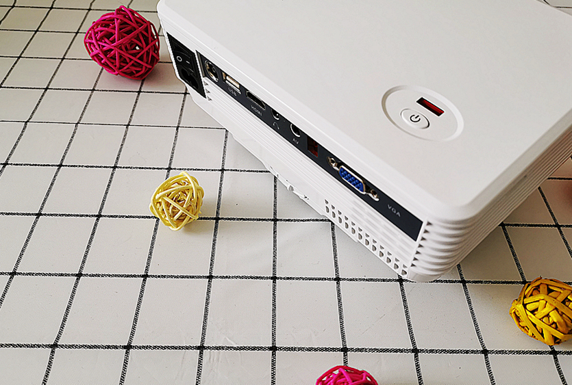 瑞格尔迷你投影,瑞格尔投影数码科技