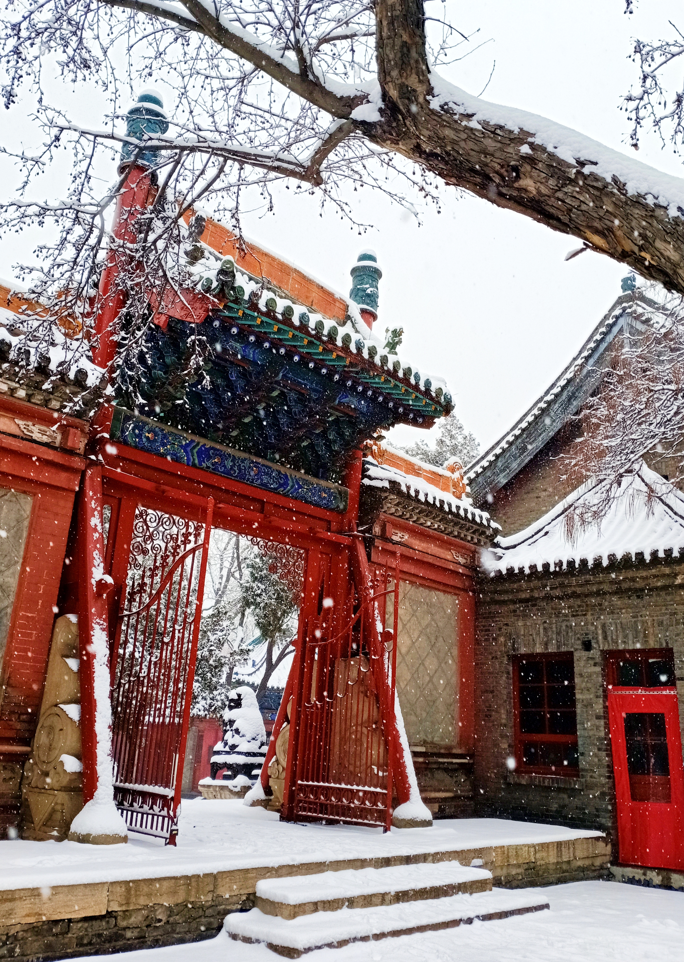 晚清中兴名臣张之洞,中兴名臣曾国藩和晚清权臣李鸿章