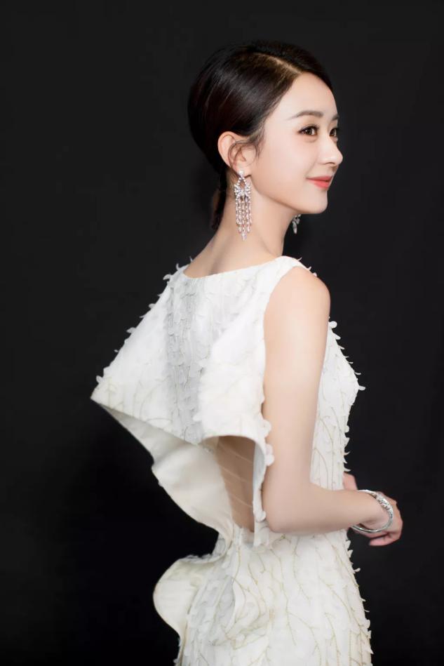 女人的身材有什么特征,女人标准衣架型身材