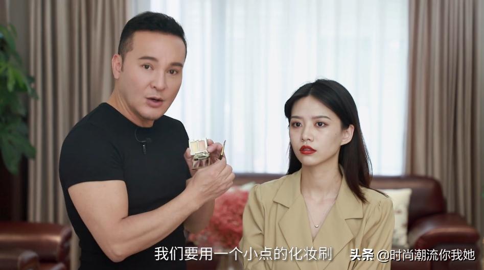 学会这些等于整容+修图！泪沟、眼袋、双下巴的超简单自救方案