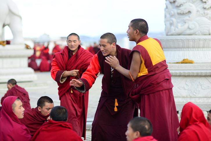 如精灵般存在的藏民们,守护在这片土地之上