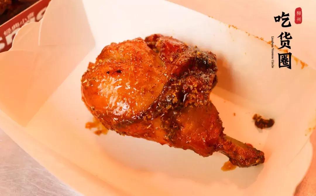 这家五星街不起眼的小吃站，34°高温没空调没座位，每天都排满人