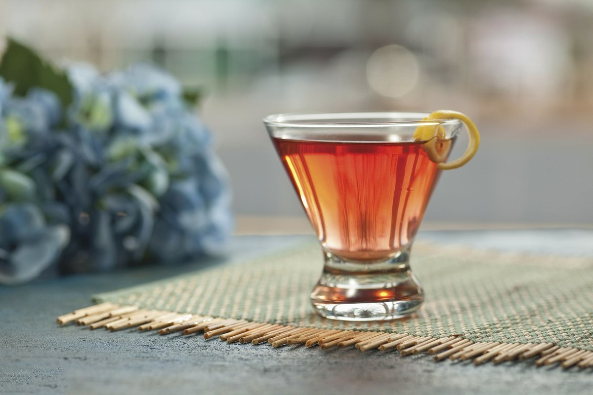 杜松子酒和金酒哪个好喝些,杜松子酒是烈酒吗