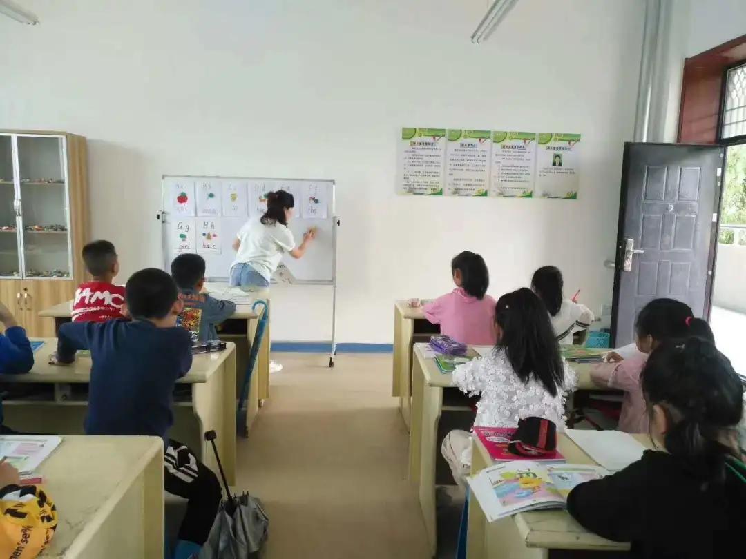 黄龙体育中心小孩玩的地方,十堰市黄龙青少年校外活动中心