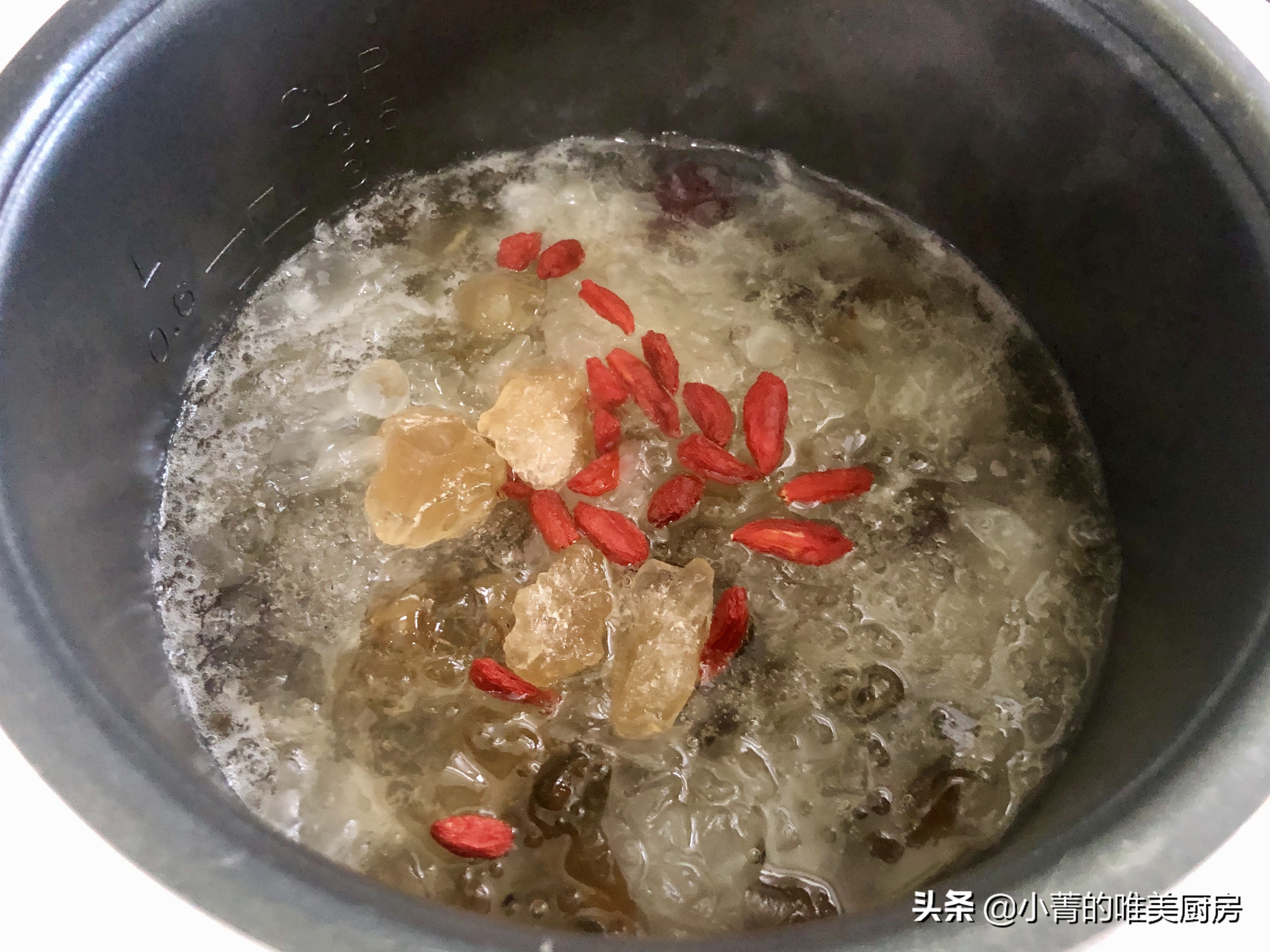 桃胶皂角米雪耳羹,桃胶皂角米雪燕银耳羹图片