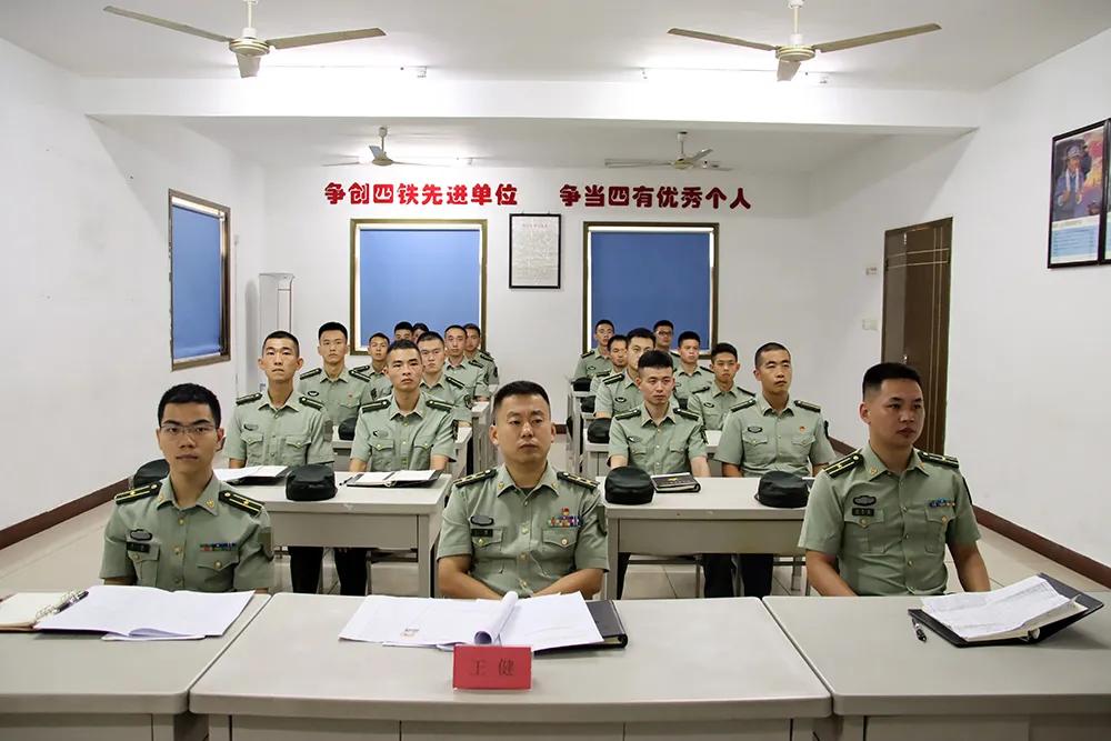【淬火一道杠，亮剑一颗星】少尉“创造营”开训了