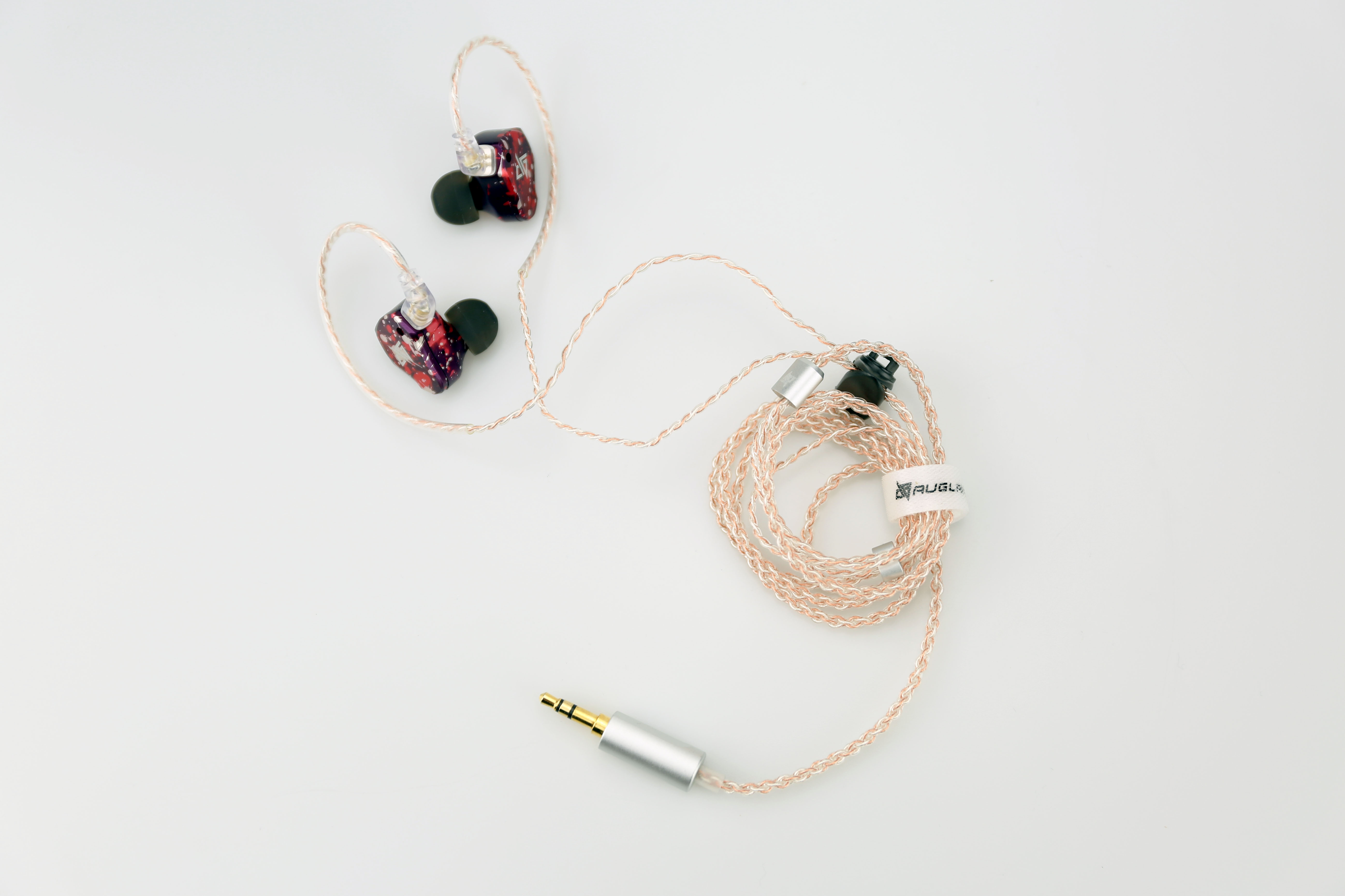 一款外观花里胡哨却敢卖799元的国产耳机,到底硬气在何处?