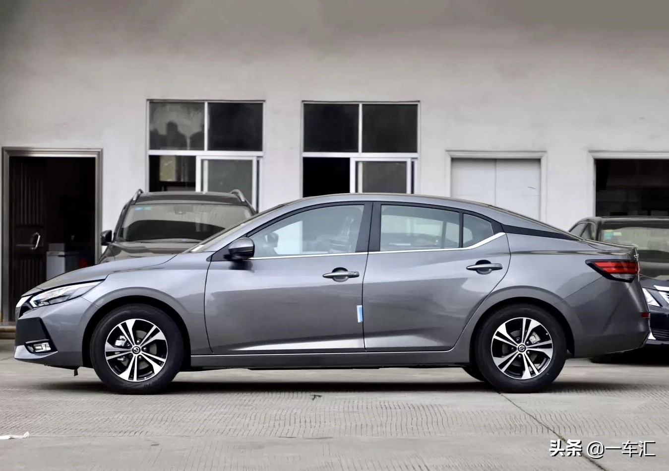 2017年日产轩逸次顶配,12万手动新轩逸