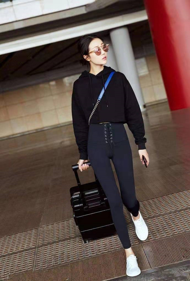 鲨鱼裤这样穿真的显瘦又洋气,秋冬鲨鱼阔腿裤