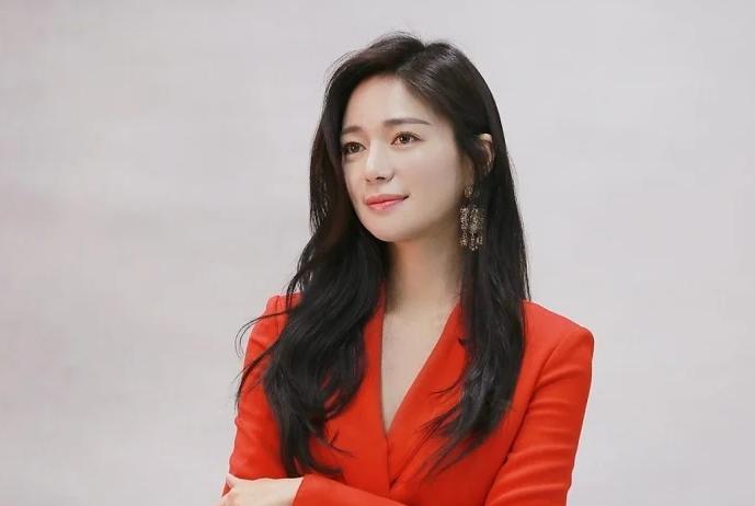 我居然被小三圈粉了！盘点5位“人气辗压正宫”的爆红小三