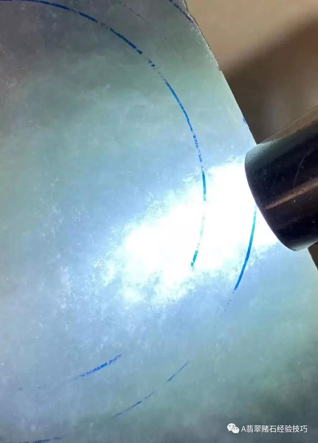 翡翠棉的形成,雪花棉翡翠原石表现