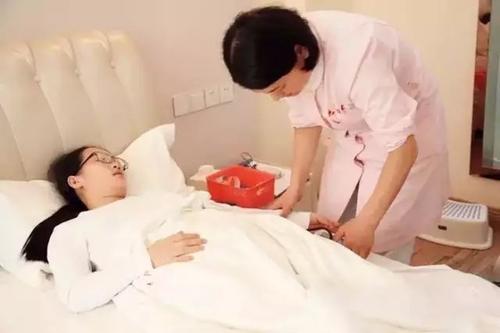 月子里饿了不吃会落下病根儿吗,坐月子吃什么比较好恢复