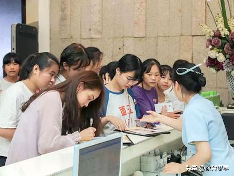 大学生整容手术为什么不好,大学生整容的普遍原因