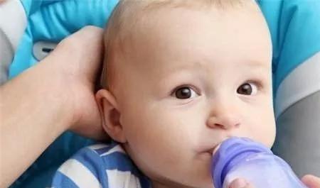 宝宝奶粉换得频繁,一岁宝宝可以频繁换奶粉吗