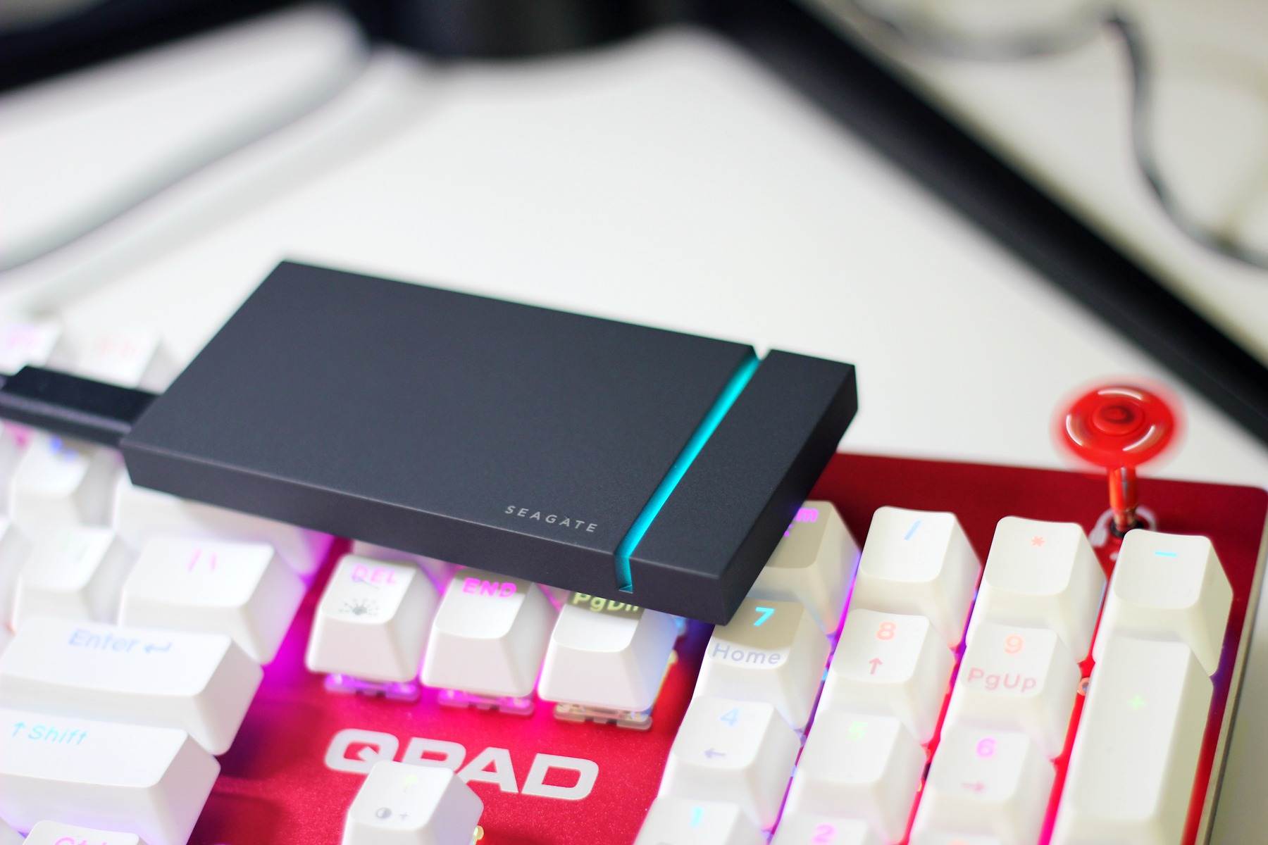 希捷新酷玩混合硬盘2t怎么样,雷电4兼容usb3.2gen2x2吗