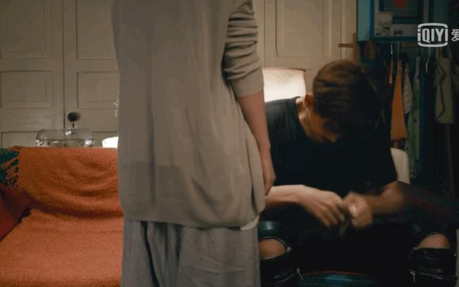 偶像剧甜蜜吻戏,现在偶像剧的吻戏是真吻吗