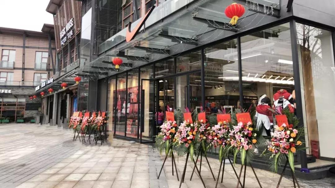 nike新款鞋抢购,nike新店开业活动促销方案