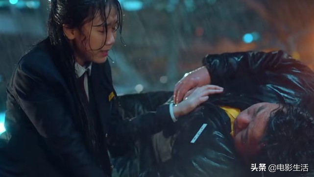 新沙雕韩剧！女主遇见17岁的自己，男主被误认为暴露狂笑出猪叫