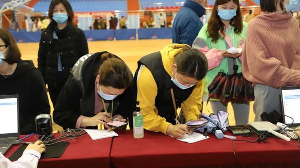 徐州市矿山医院“新冠疫苗接种队”助力高校师生疫苗接种工作