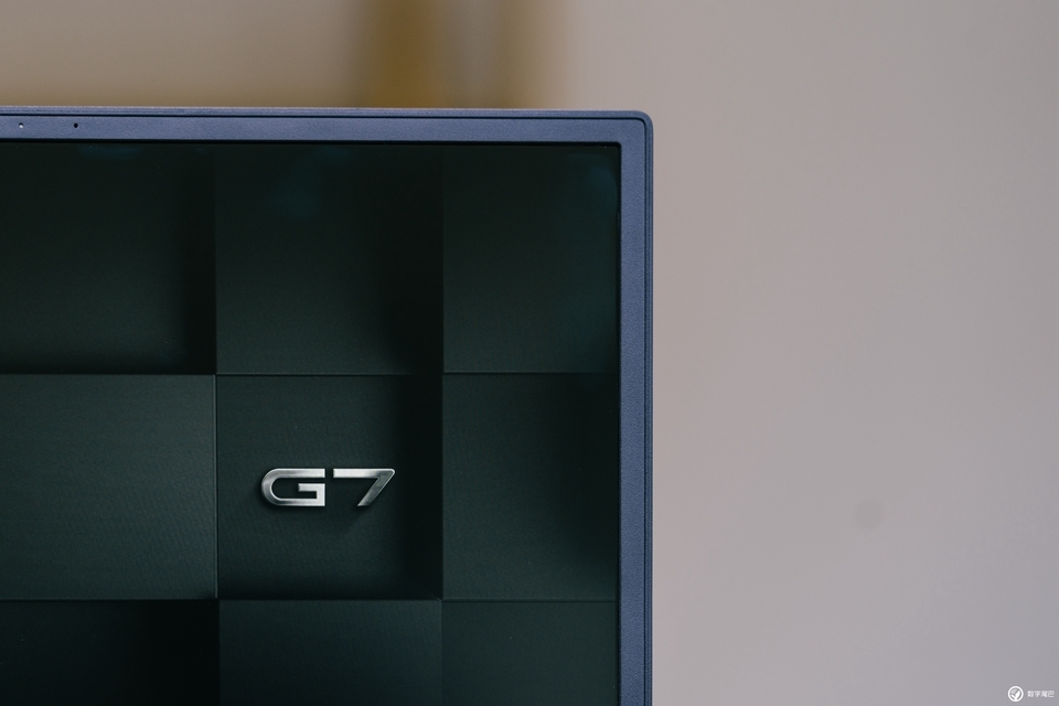 戴尔g7游戏笔记本多大,pc玩家