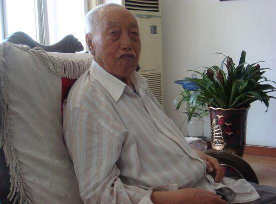 毛主席13年的警卫员,曾把主席带进“坑”里,晚年享正部级待遇