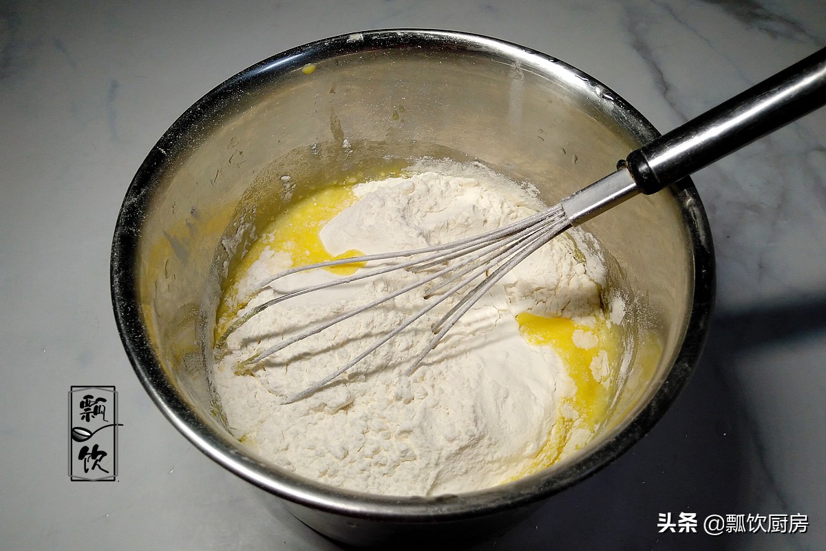 用高筋面粉做蛋糕最简单的方法,低筋面粉怎样做蛋糕更蓬松