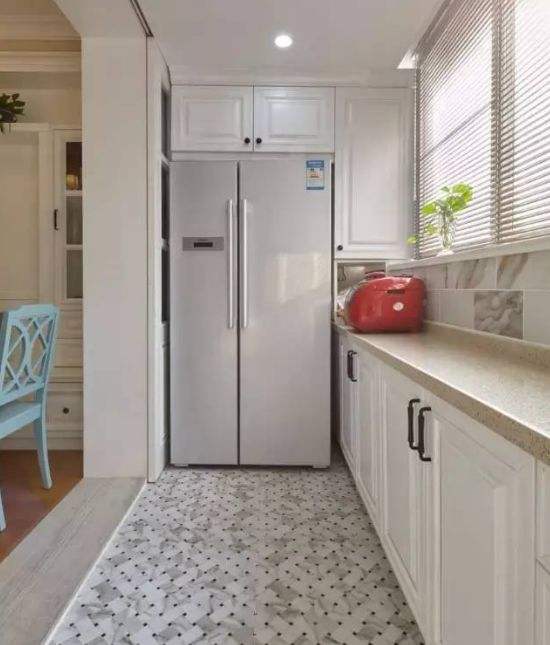 厨房太小了冰箱应该放哪里,厨房空间小怎么放冰箱