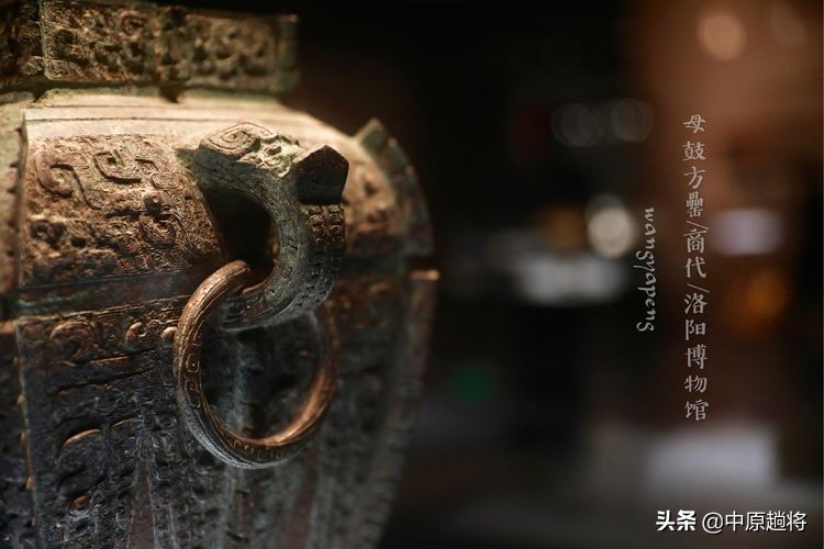 洛阳博物馆专门为二十多件珍宝成立了一个展馆