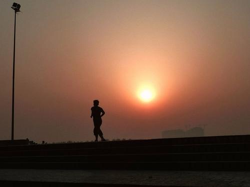生命在于运动也在于静养的说说,专家说长寿不在于运动而在于静养