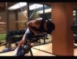 183cm福州翘臀哥走红网络，5个动作，让你男人味十足