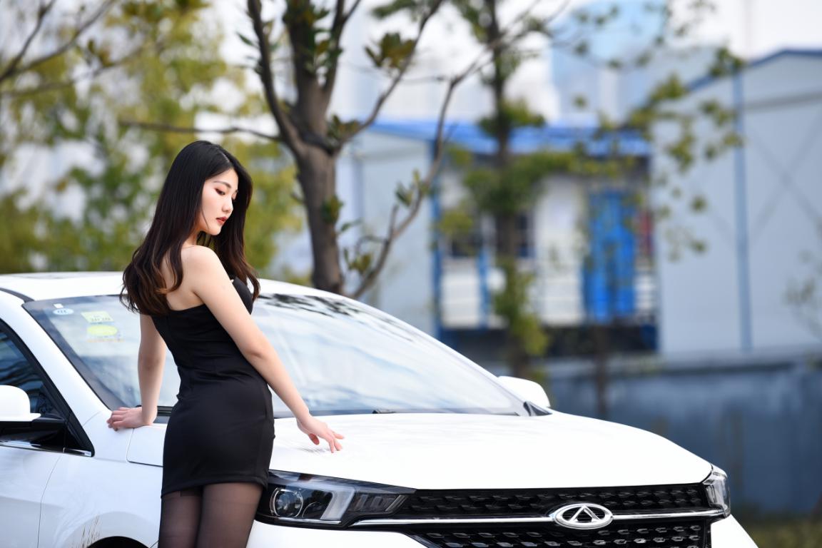 性感女神来袭，看小艾如何低档黑丝长腿的极致诱惑