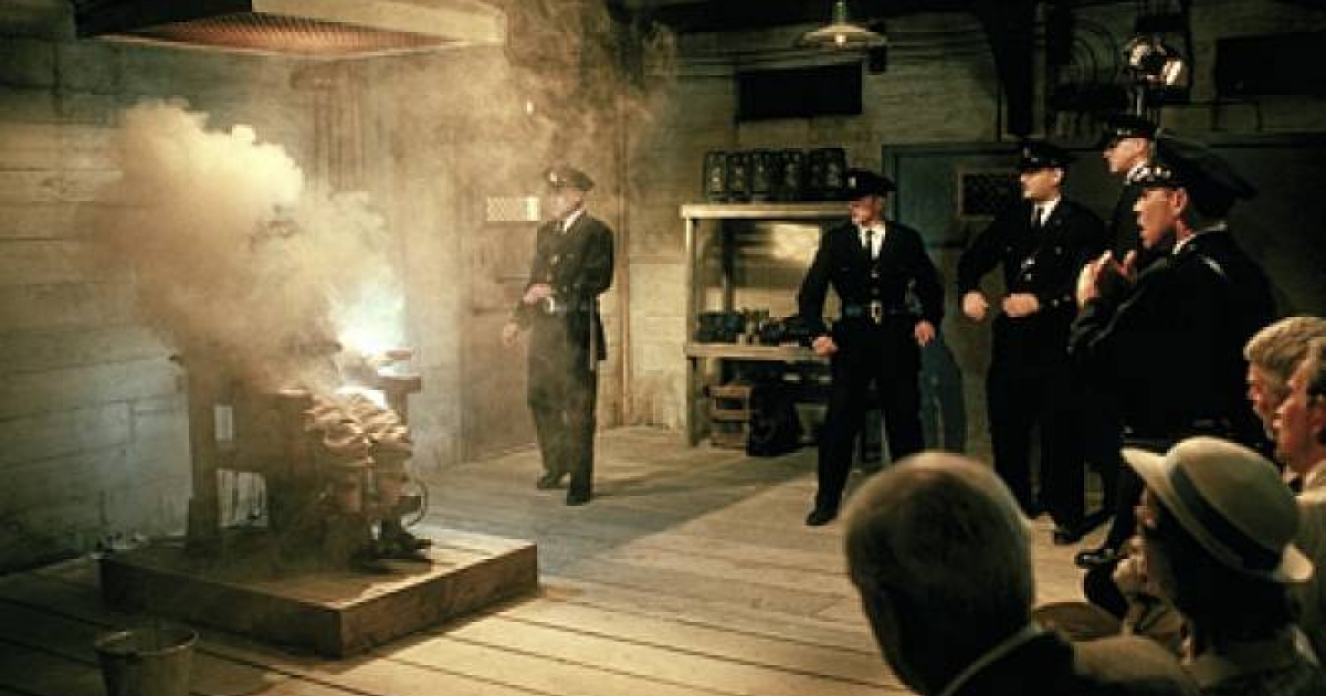 够残忍！1951年，美国不顾公众非议，将7名黑人强奸嫌犯电刑处死